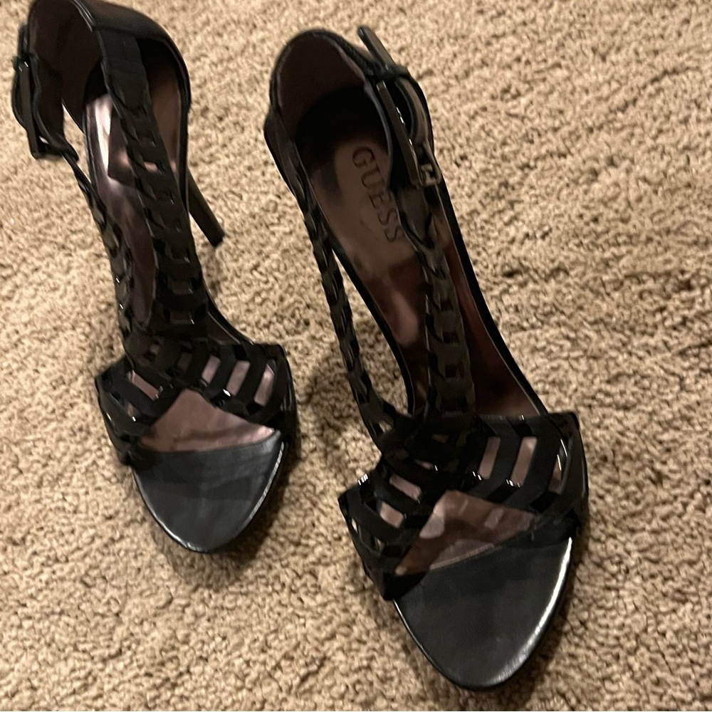 GUESS NWOT “Rianne” Black Leather Heels